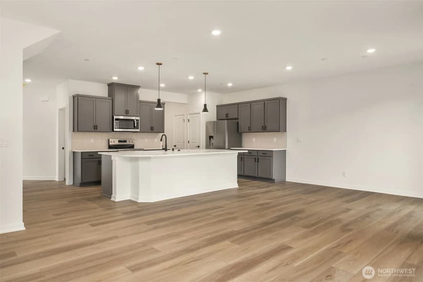 Property photo for 16003 26th Drive Ne, Marysville photo 8