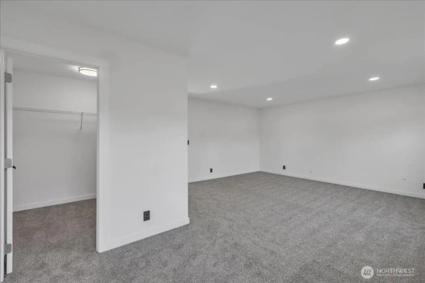 Property photo for 414 Easy Street Se, Rainier photo 9