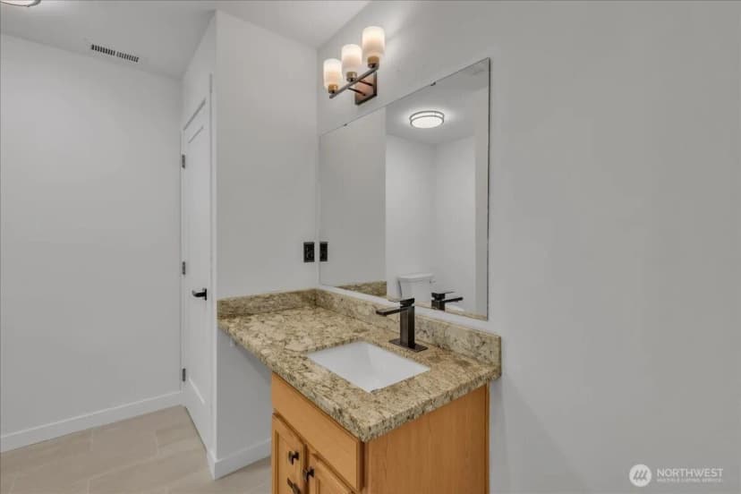 Property photo for 414 Easy Street Se, Rainier photo 28