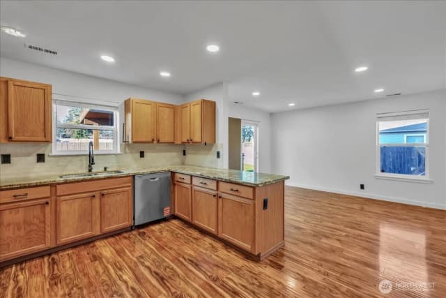 Property photo for 414 Easy Street Se, Rainier photo 3