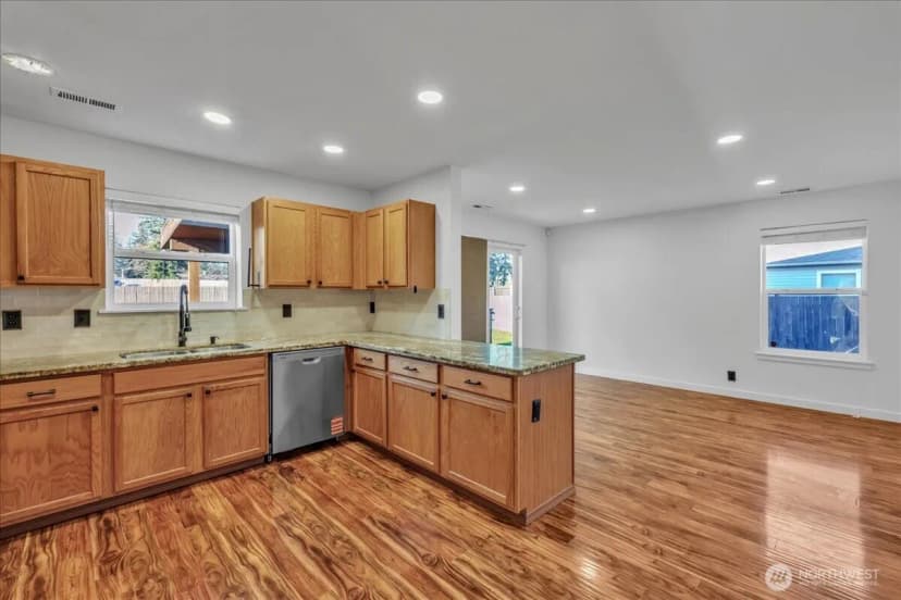 Property photo for 414 Easy Street Se, Rainier photo 3
