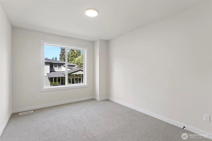 Property photo for 12813 Ne 65th Lane, Kirkland photo 26