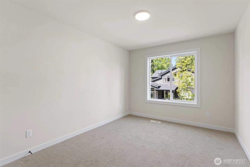 Property photo for 12813 Ne 65th Lane, Kirkland photo 29
