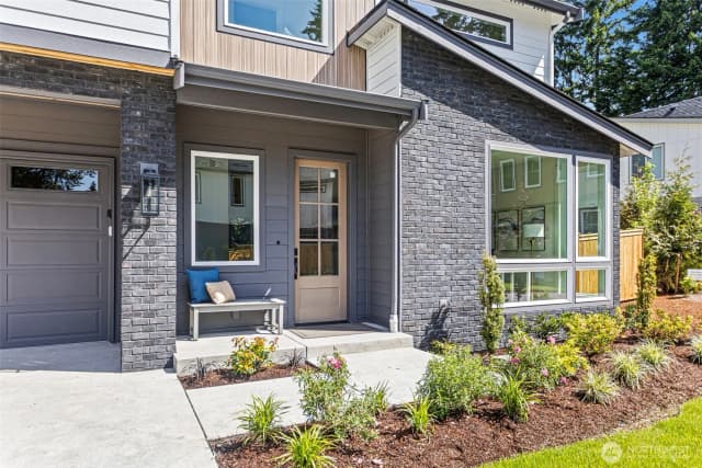 Property photo for 12813 Ne 65th Lane, Kirkland photo 4