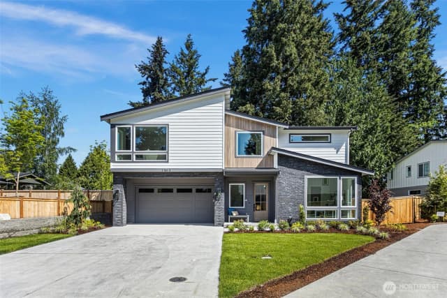 Property photo for 12813 Ne 65th Lane, Kirkland photo 2