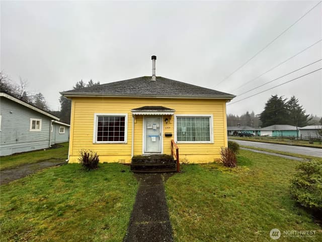 Property photo for 1304 5th Street, Cosmopolis