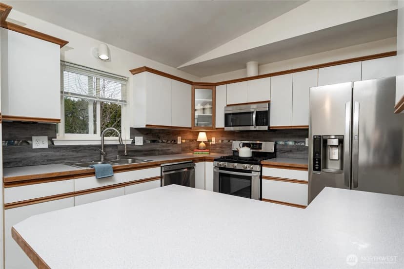Property photo for 6185 Pacific Heights Drive, Ferndale photo 7