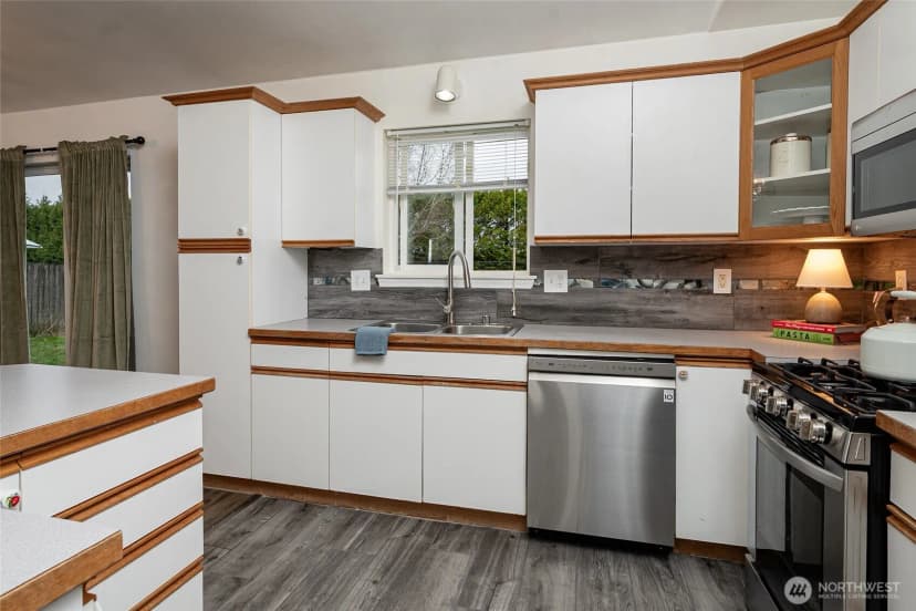 Property photo for 6185 Pacific Heights Drive, Ferndale photo 9