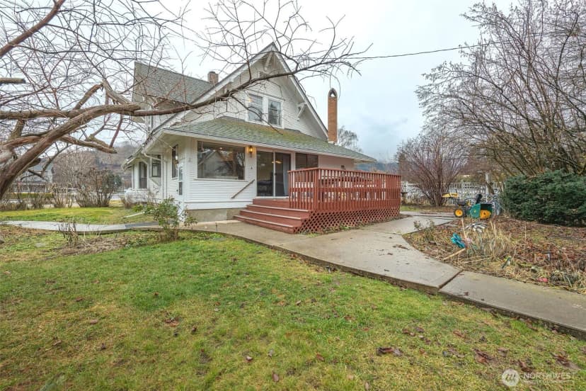 Property photo for 811 Pioneer Avenue, Cashmere photo 2