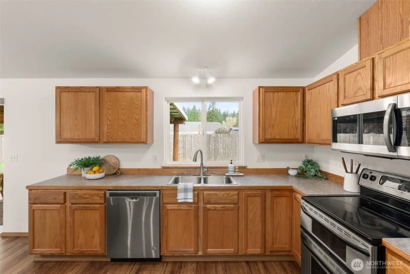 Property photo for 16724 Violet Prairie Road Se, Tenino photo 12