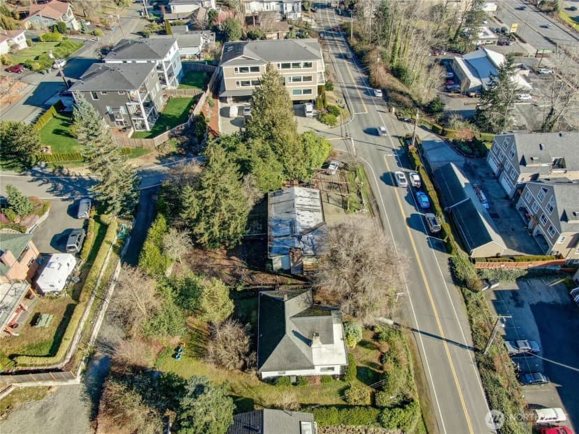 Property photo for 6330 Ne 181st Street, Kenmore photo 7