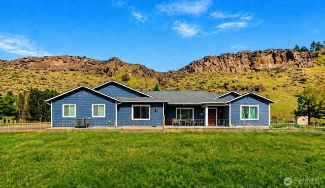 Property photo for 6422 Cowiche Canyon Lane, Yakima