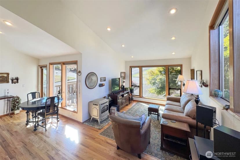 Property photo for 1633 E 5th Street, Port Angeles photo 15