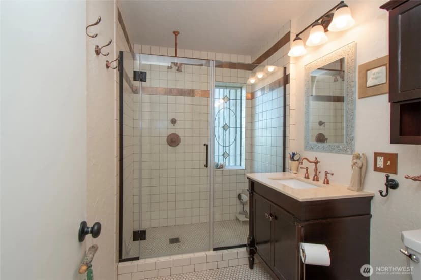 Property photo for 1633 E 5th Street, Port Angeles photo 19
