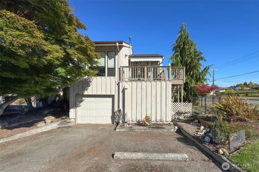 Property photo for 1633 E 5th Street, Port Angeles photo 2