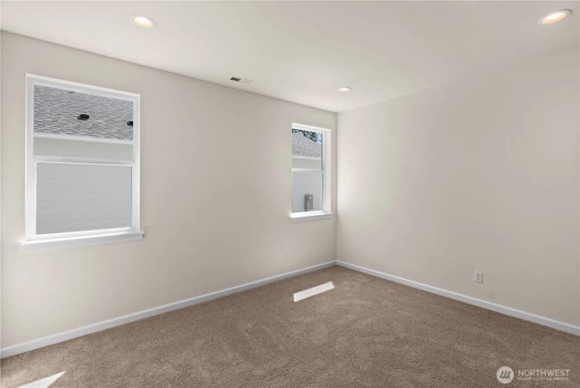 Property photo for 1332 60th Avenue Ne, Tacoma photo 7