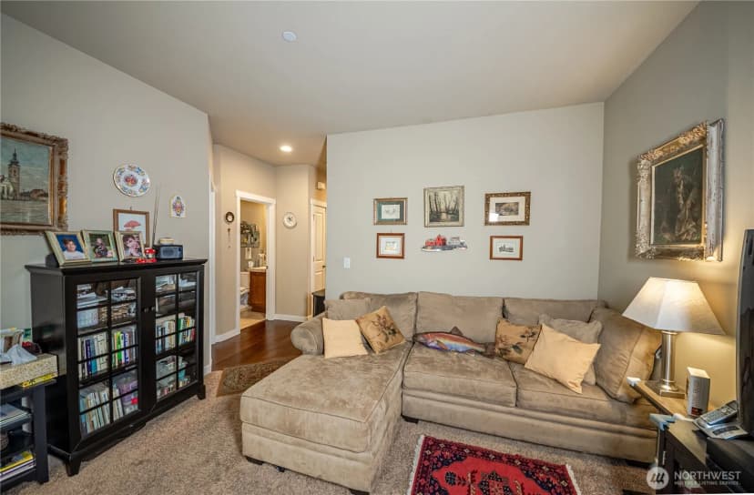 Property photo for 9101 Merritt Avenue Se, Snoqualmie photo 16