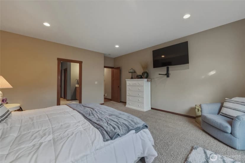 Property photo for 8424 Double Ditch Road, Lynden photo 22