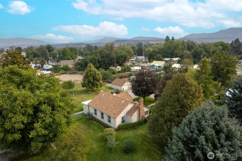 Property photo for 211 S Granite Street, Omak photo 2