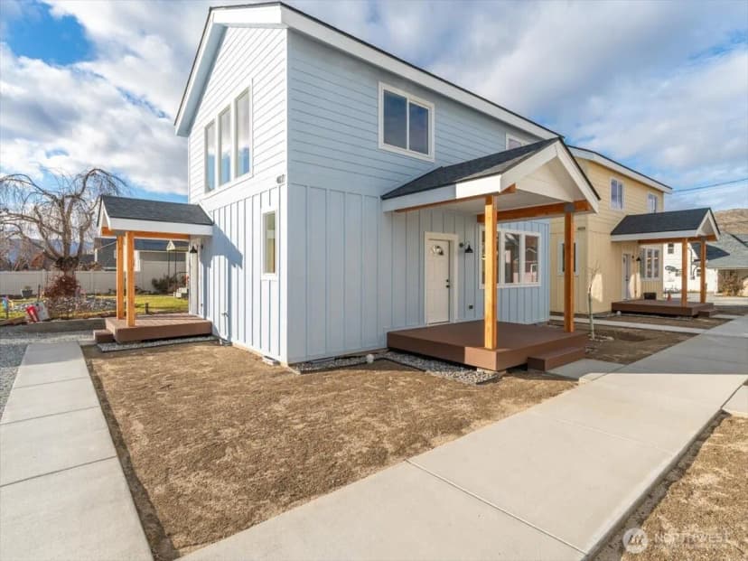 Property photo for 407 E Okanogan Avenue, Chelan photo 24
