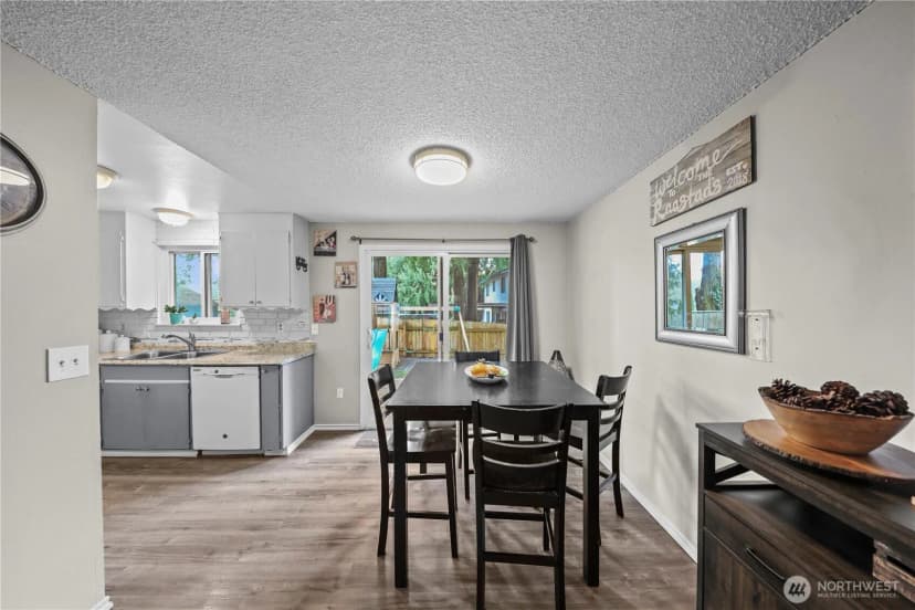 Property photo for 203 S 357th Street, Federal Way photo 9