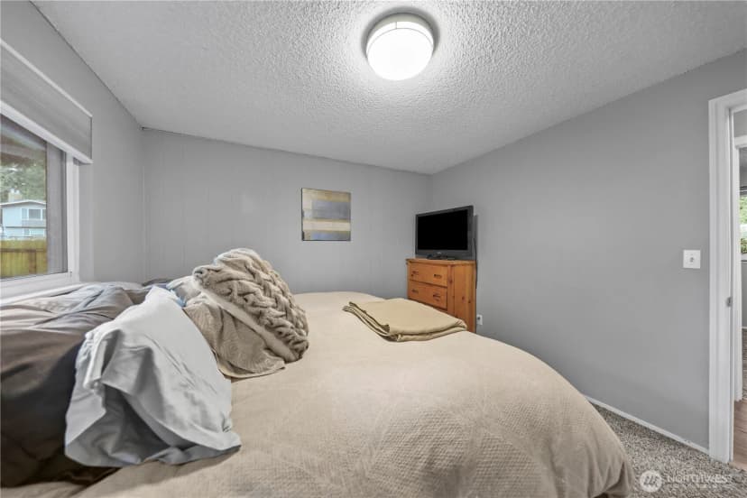 Property photo for 203 S 357th Street, Federal Way photo 20