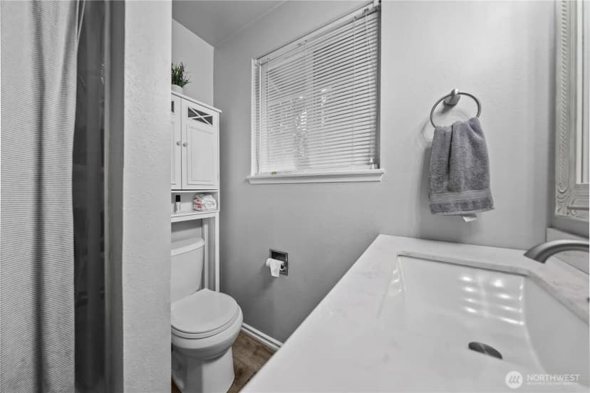 Property photo for 203 S 357th Street, Federal Way photo 23