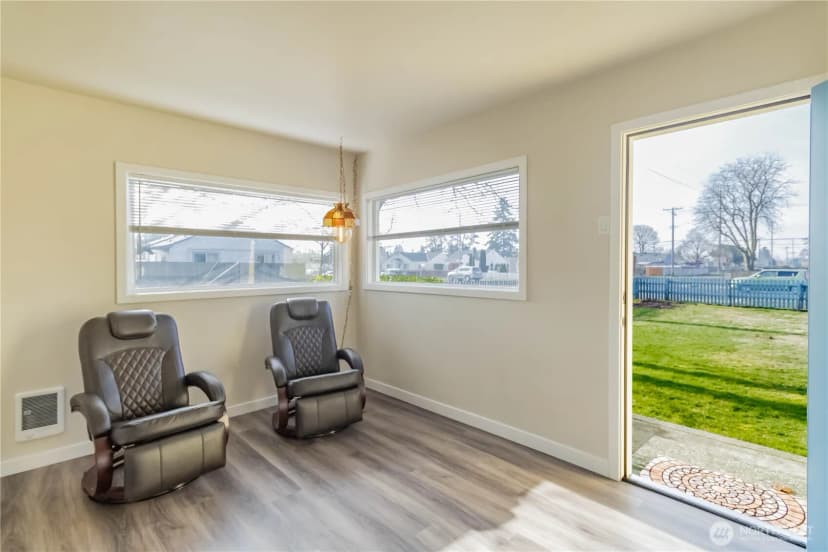 Property photo for 6645 S Oakes Street, Tacoma photo 8