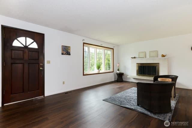 Property photo for 1625 Camas Avenue Ne, Renton photo 4