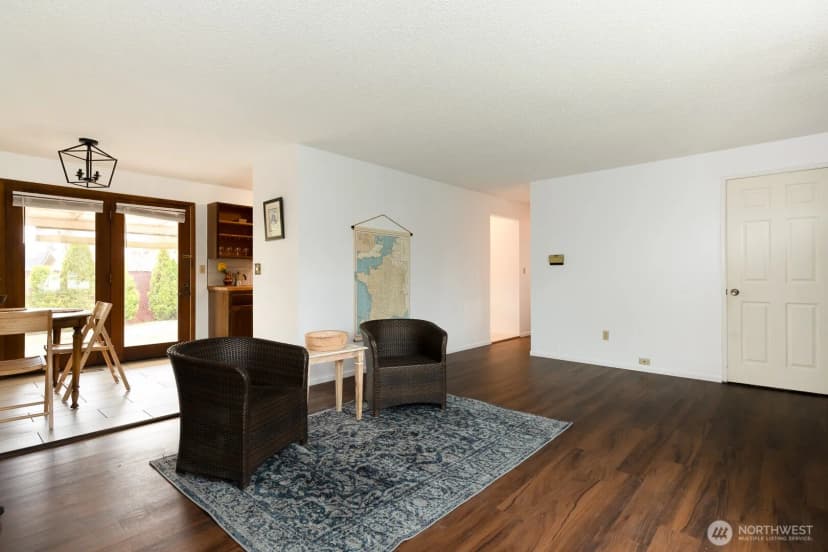 Property photo for 1625 Camas Avenue Ne, Renton photo 3