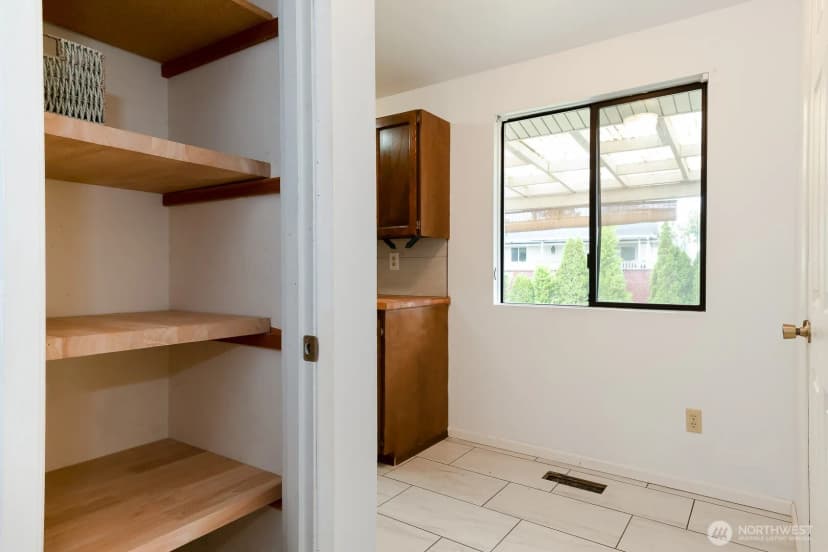 Property photo for 1625 Camas Avenue Ne, Renton photo 9