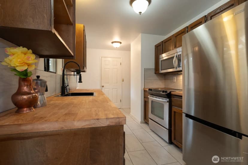 Property photo for 1625 Camas Avenue Ne, Renton photo 11