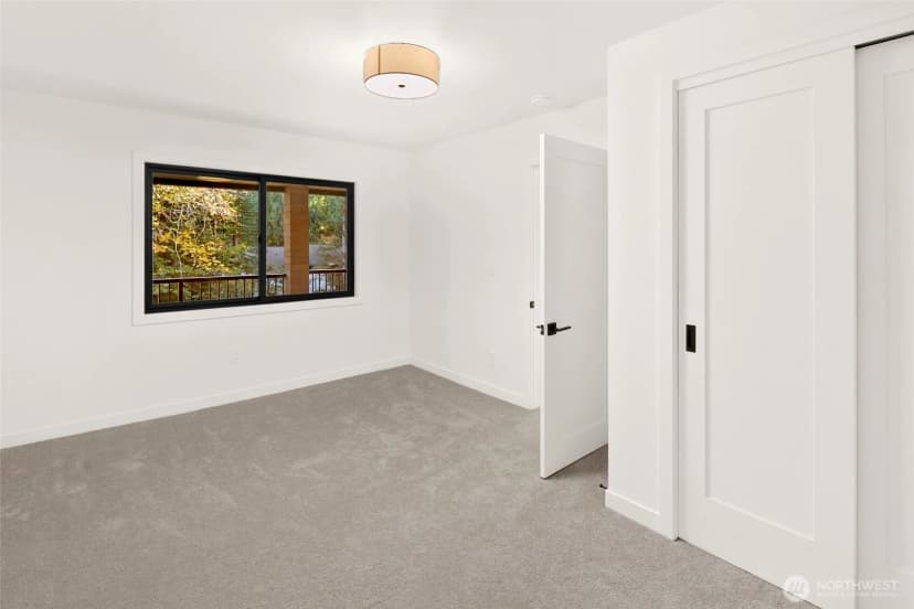 Property photo for 16040 36th Avenue Ne, Lake Forest Park photo 31