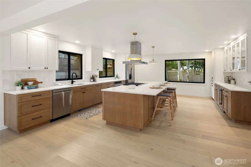 Property photo for 16040 36th Avenue Ne, Lake Forest Park photo 10