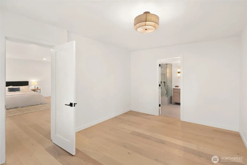 Property photo for 16040 36th Avenue Ne, Lake Forest Park photo 17
