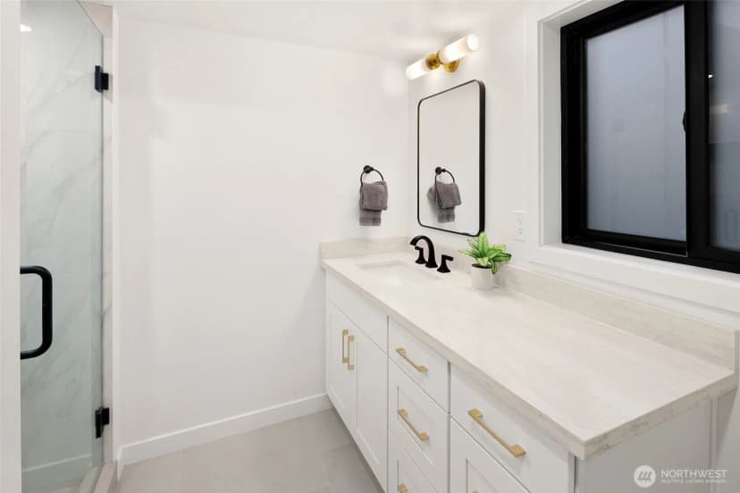 Property photo for 16040 36th Avenue Ne, Lake Forest Park photo 30