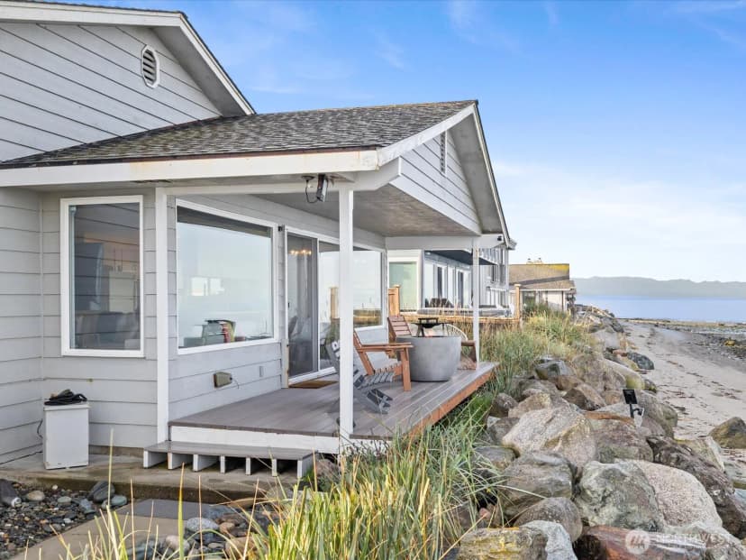 Property photo for 2625 W Beach Road, Oak Harbor photo 28