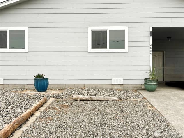 Property photo for 2625 W Beach Road, Oak Harbor photo 2