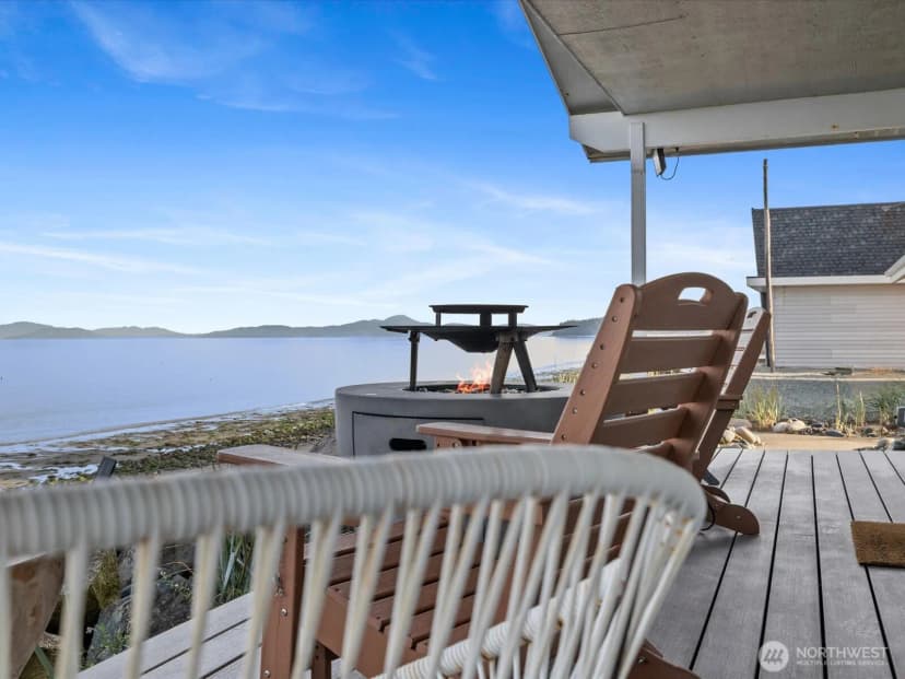 Property photo for 2625 W Beach Road, Oak Harbor photo 33