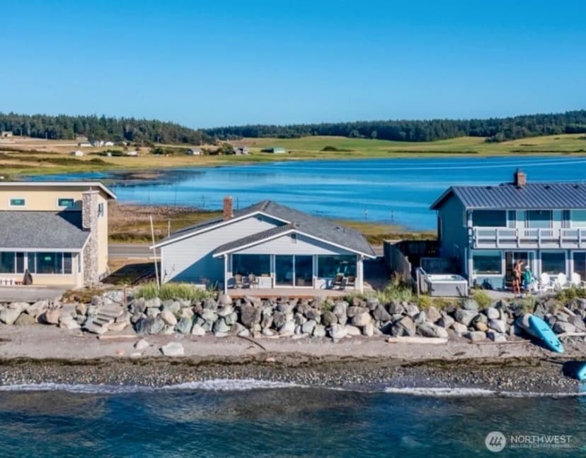 Property photo for 2625 W Beach Road, Oak Harbor