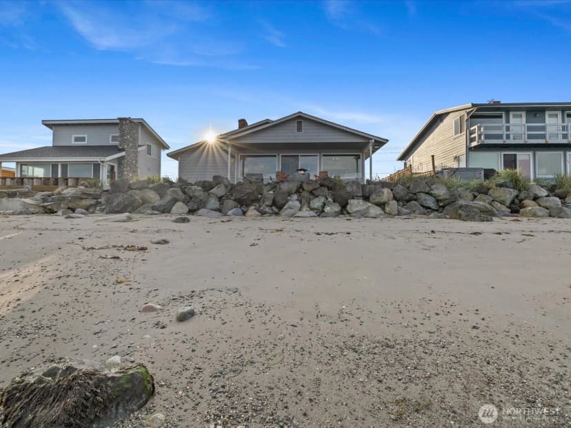 Property photo for 2625 W Beach Road, Oak Harbor photo 7