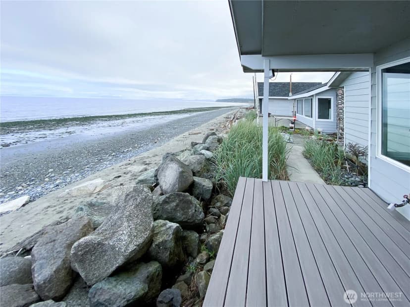 Property photo for 2625 W Beach Road, Oak Harbor photo 36