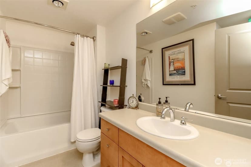 Property photo for 1840 25th Avenue Ne #204, Issaquah photo 16