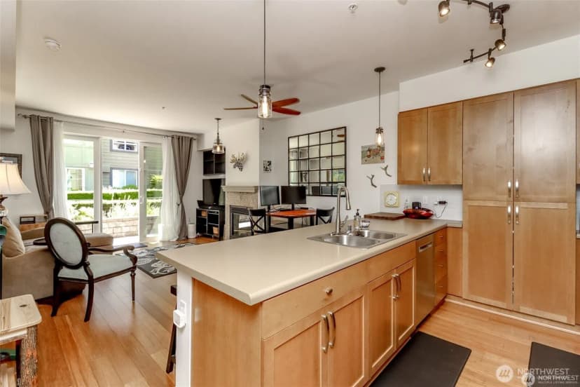 Property photo for 1840 25th Avenue Ne #204, Issaquah photo 9