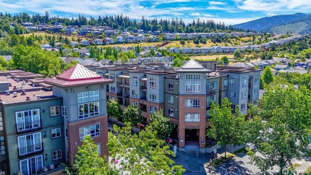 Property photo for 1840 25th Avenue Ne #204, Issaquah photo 2
