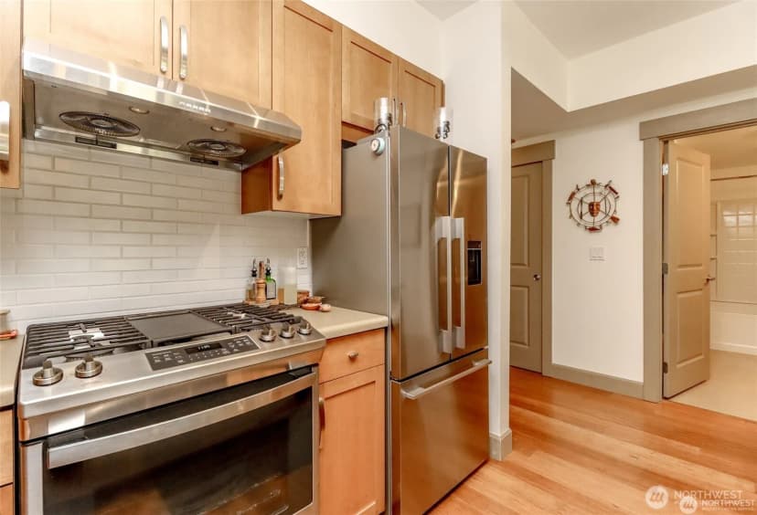 Property photo for 1840 25th Avenue Ne #204, Issaquah photo 15