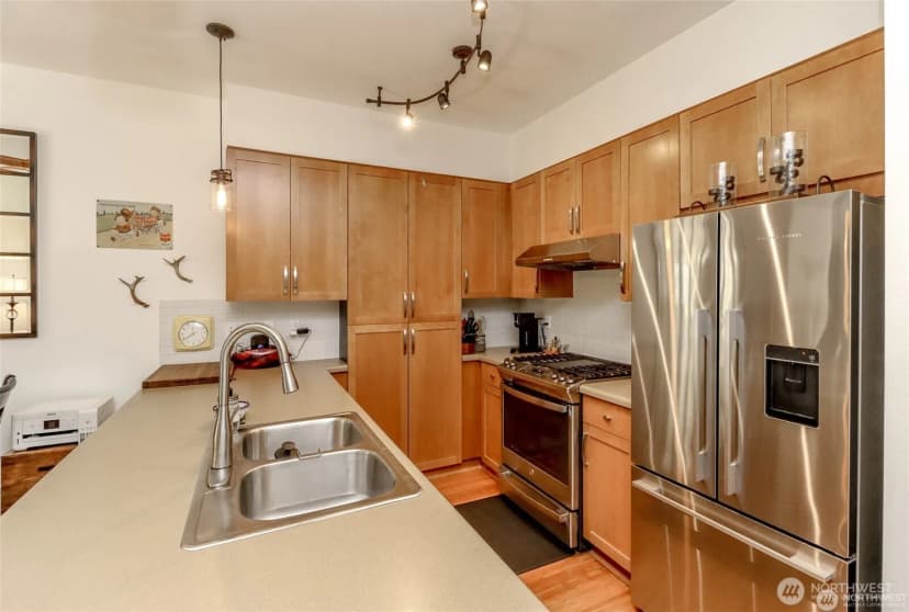 Property photo for 1840 25th Avenue Ne #204, Issaquah photo 14