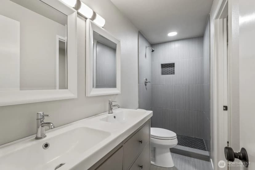 Property photo for 5110 Nw Sammamish Road, Issaquah photo 37