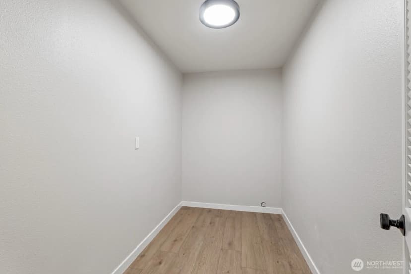 Property photo for 5110 Nw Sammamish Road, Issaquah photo 30