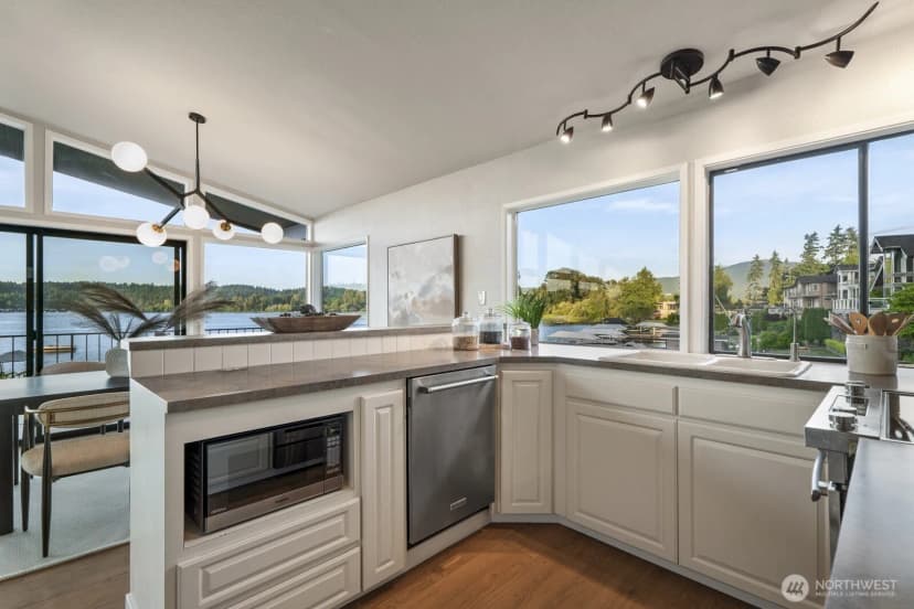 Property photo for 5110 Nw Sammamish Road, Issaquah photo 14